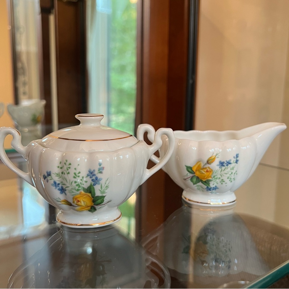 Royal Dover sugar and creamer